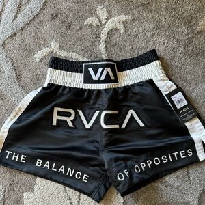 RVCA MUAY THAI BOXING